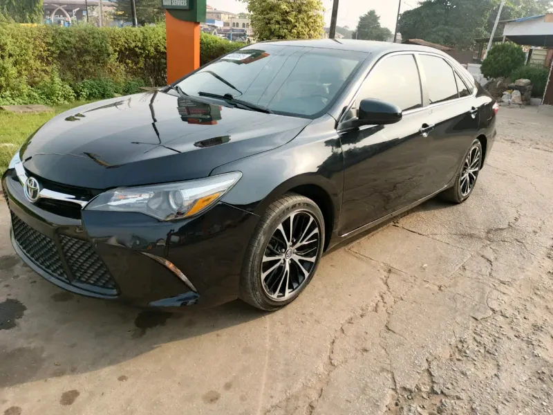 Main image of 2015 TOYOTA Camry
