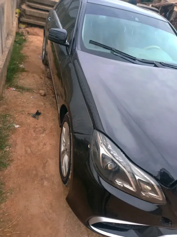 Thumbnail 2 of 2011 Mercedes-Benz E-Class