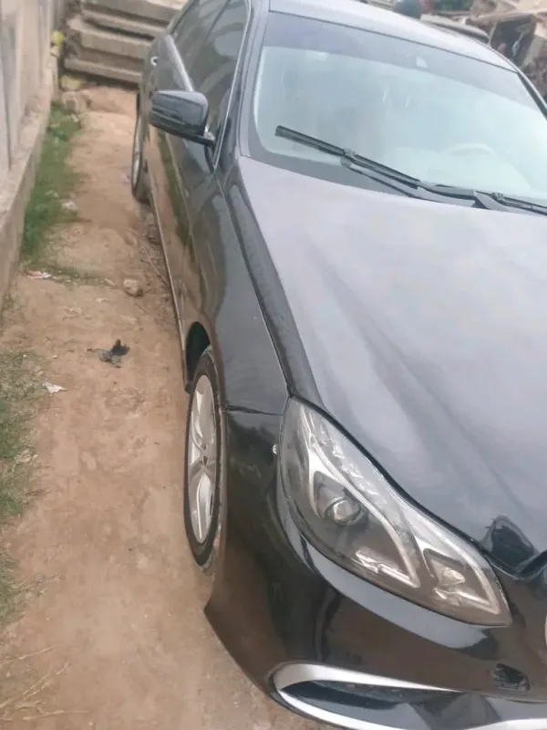 Thumbnail 5 of 2011 Mercedes-Benz E-Class