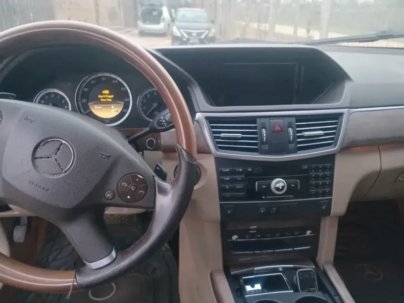 Thumbnail 6 of 2011 Mercedes-Benz E-Class