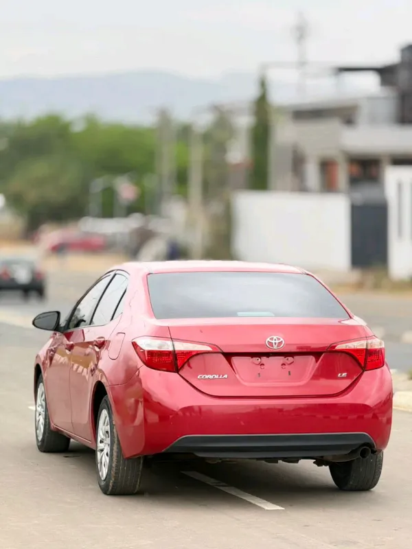 Thumbnail 10 of 2018 Toyota Corolla LE