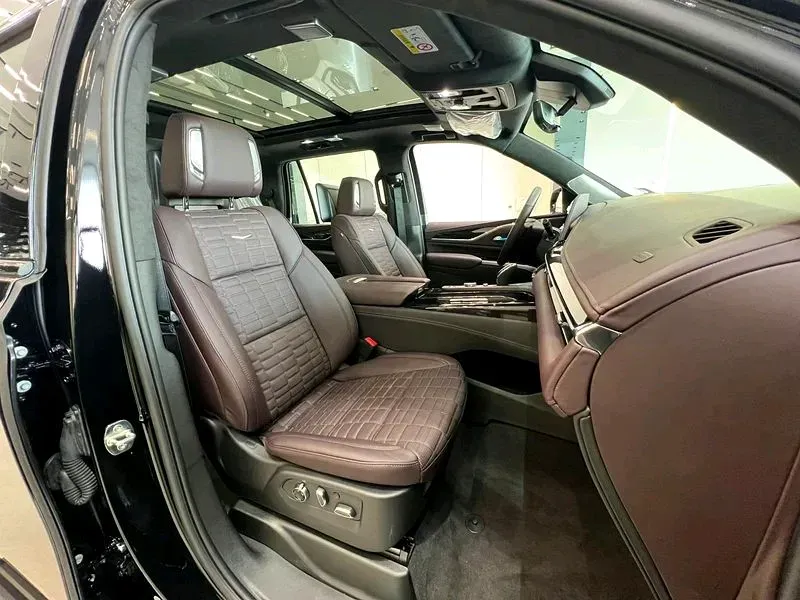 Thumbnail 9 of 2024 Cadillac Escalade