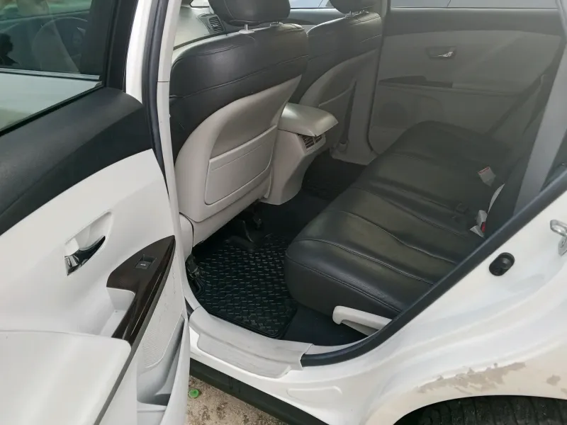 Thumbnail 3 of 2012 TOYOTA Venza