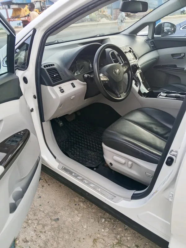 Thumbnail 10 of 2012 TOYOTA Venza