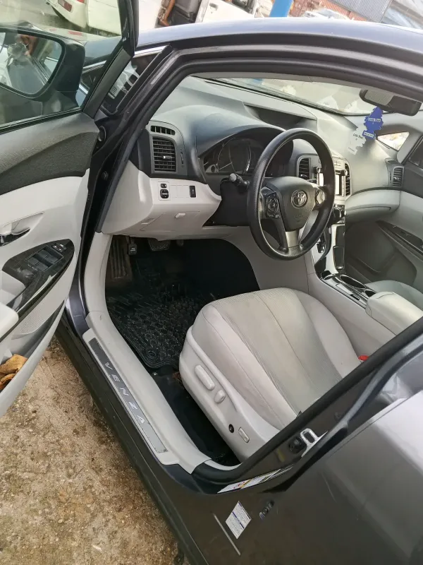 Thumbnail 11 of 2014 TOYOTA Venza