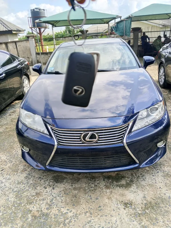 Main image of 2014 LEXUS ES