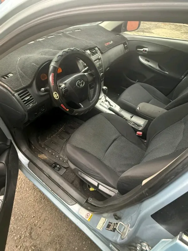 Thumbnail 2 of 2011 Toyota Corolla