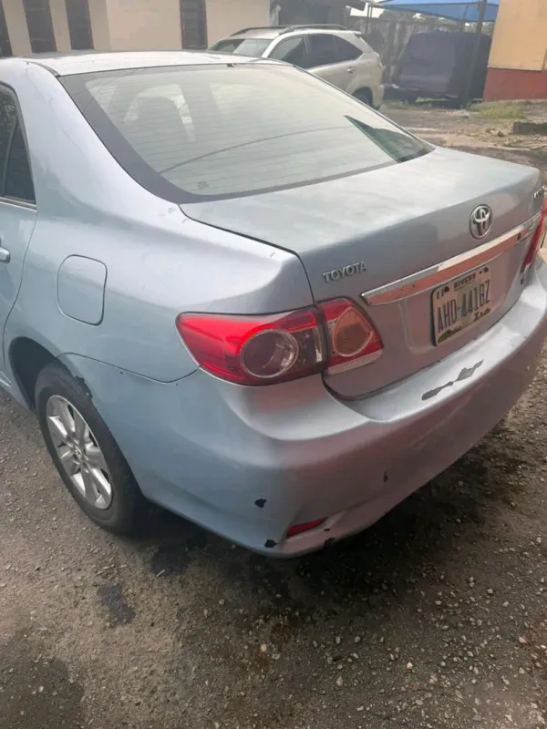 Thumbnail 3 of 2011 Toyota Corolla