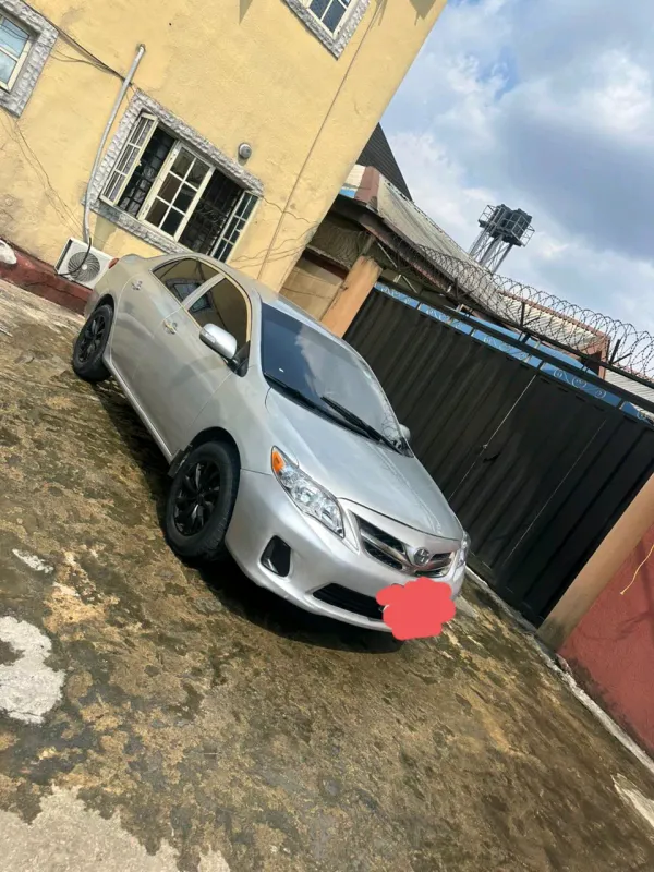 Thumbnail 5 of 2010 Toyota Corolla