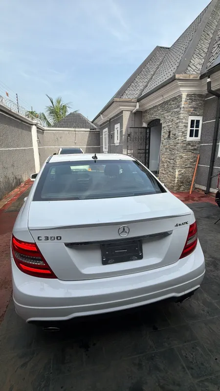 Main image of 2014 MERCEDES-BENZ C-Class