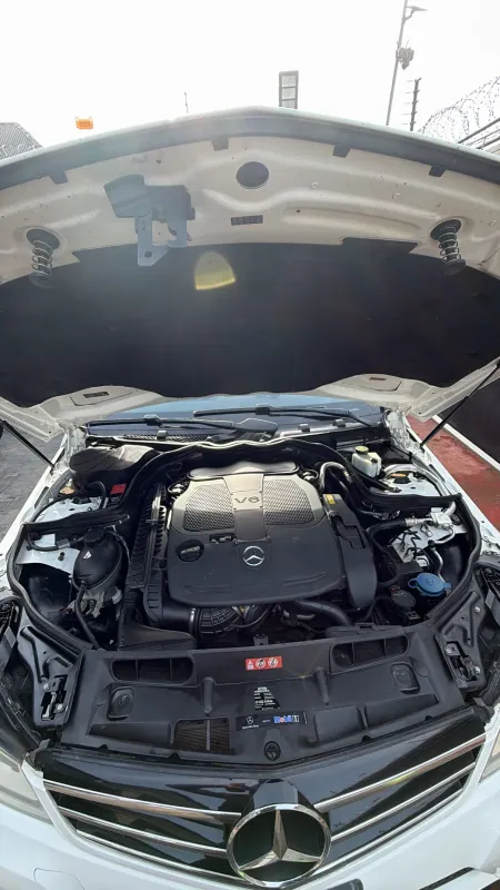 Thumbnail 3 of 2014 MERCEDES-BENZ C-Class