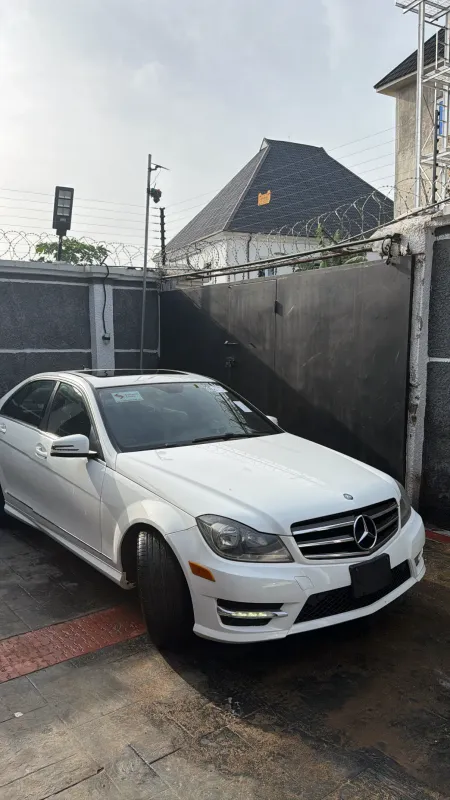 Thumbnail 7 of 2014 MERCEDES-BENZ C-Class