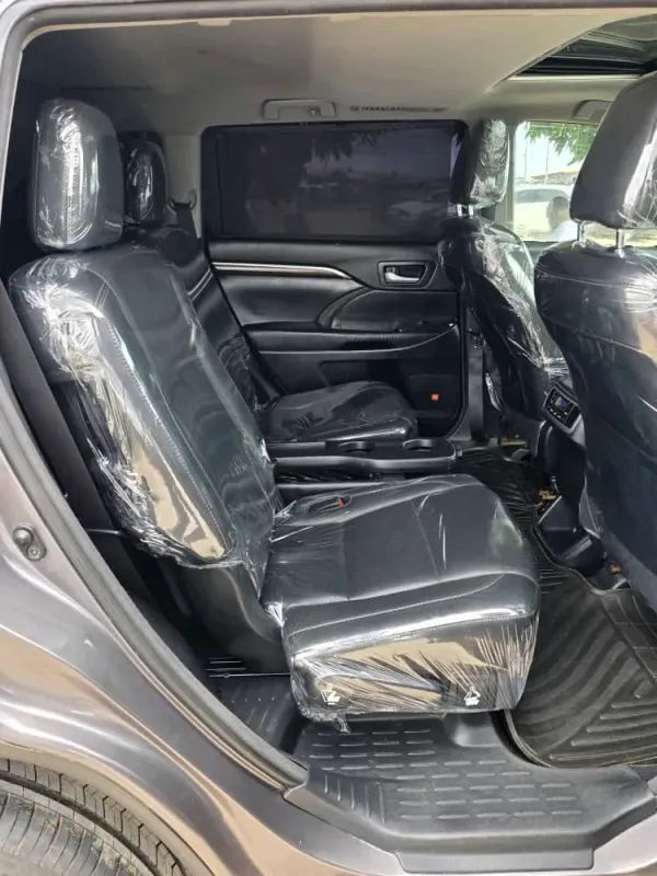 Thumbnail 2 of 2016 Toyota Highlander limited edition