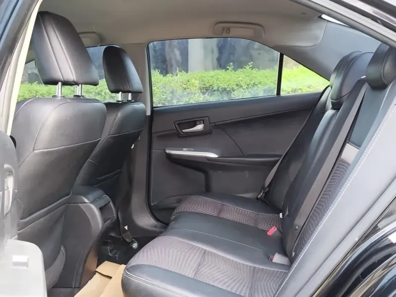 Thumbnail 8 of 2014 Toyota Camry se