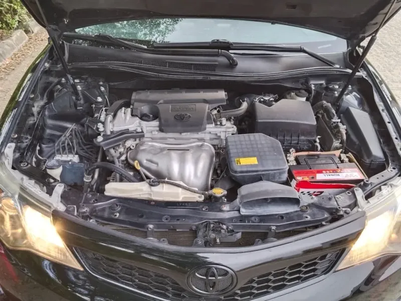 Thumbnail 3 of 2014 Toyota Camry se