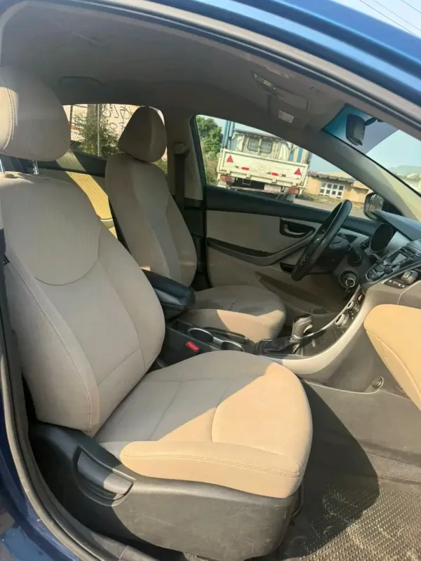 Thumbnail 6 of 2015 Hyundai Elantra SE