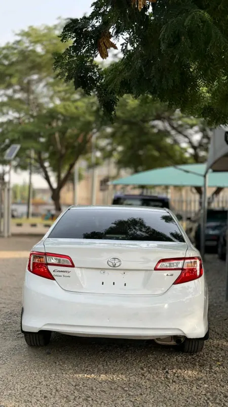 Thumbnail 2 of 2013 Toyota Camry le