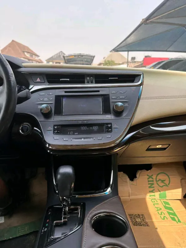 Thumbnail 2 of 2015 Toyota Avalon XLE