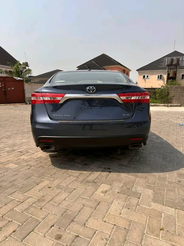 Thumbnail 3 of 2015 Toyota Avalon XLE
