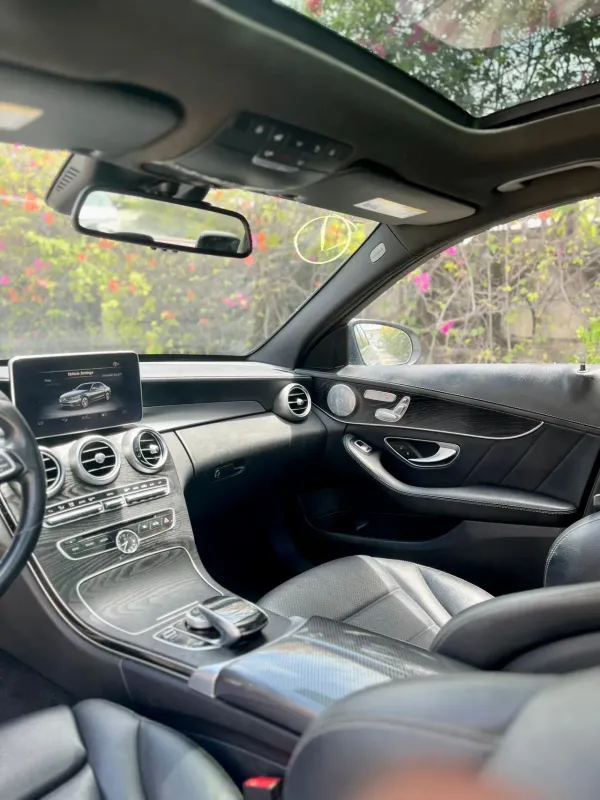 Thumbnail 4 of 2016 Mercedes-Benz C-Class 4matic