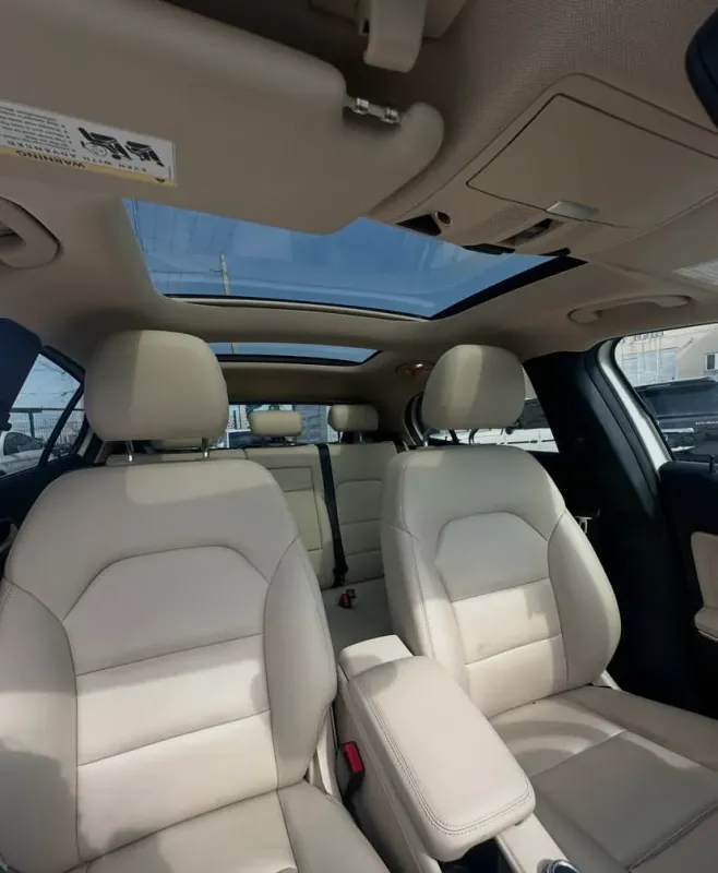 Thumbnail 3 of 2016 Mercedes-Benz GLA-Class