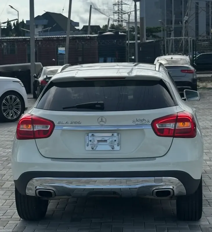 Thumbnail 9 of 2016 Mercedes-Benz GLA-Class
