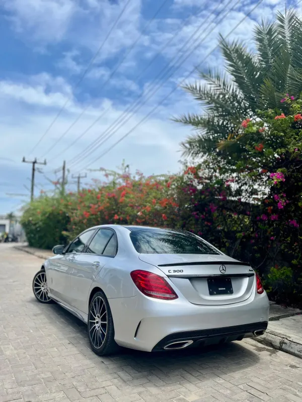 Thumbnail 13 of 2016 Mercedes-Benz C-Class 4matic