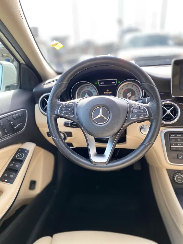 Thumbnail 5 of 2016 Mercedes-Benz GLA-Class