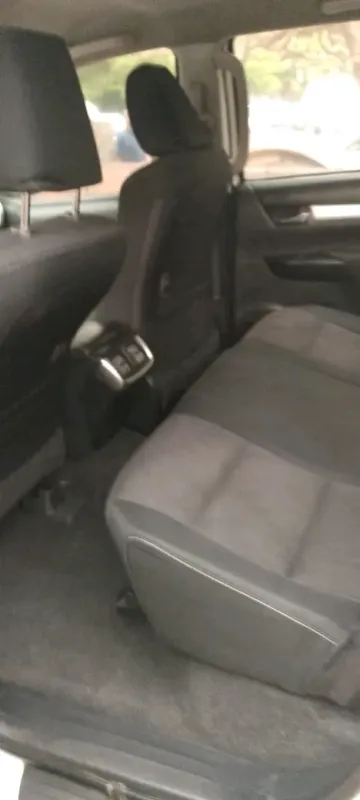Thumbnail 8 of 2016 Toyota Hilux