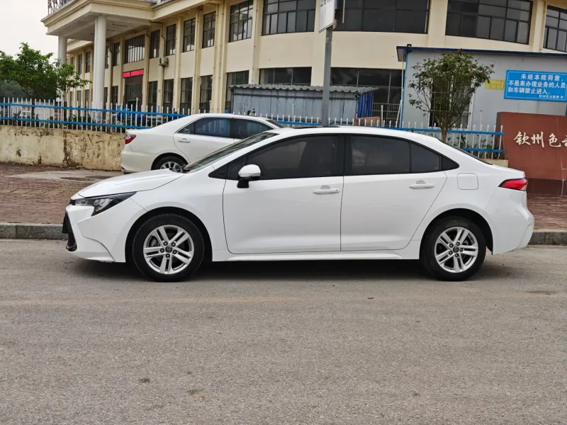 Thumbnail 3 of 2022 Toyota Corolla