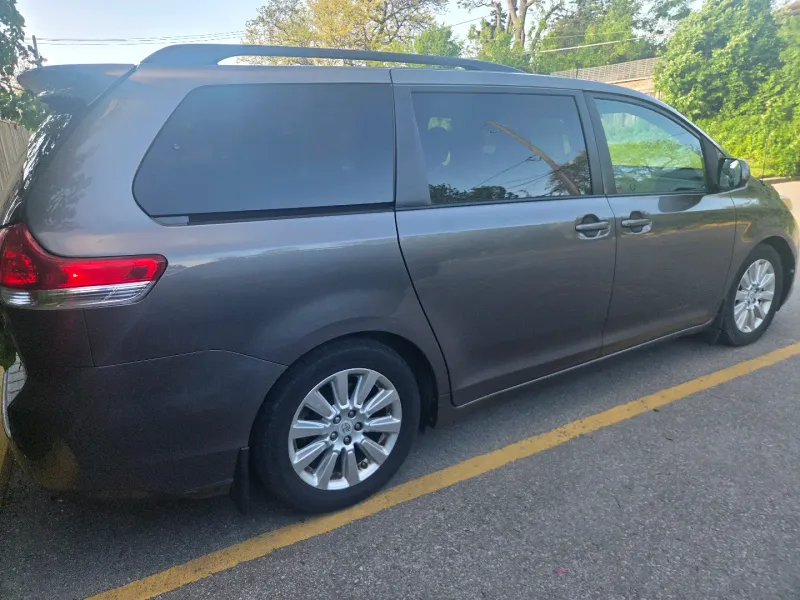 Thumbnail 9 of 2011 TOYOTA Sienna XLE , AWD
