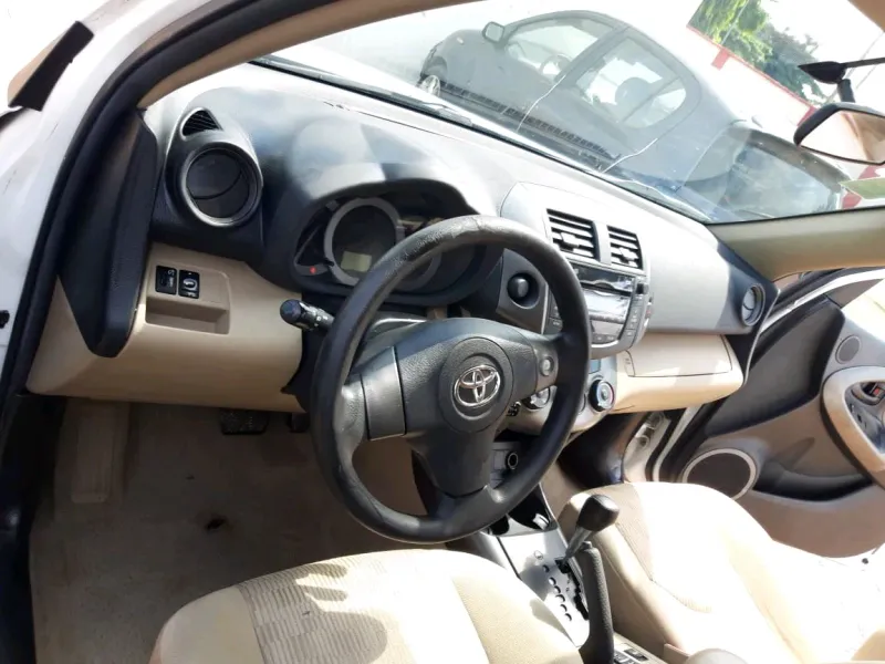 Thumbnail 9 of 2011 TOYOTA RAV4