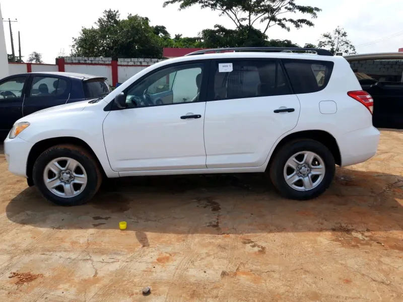 Thumbnail 5 of 2011 TOYOTA RAV4