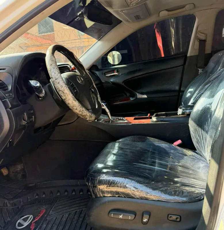 Thumbnail 4 of 2010 Lexus IS