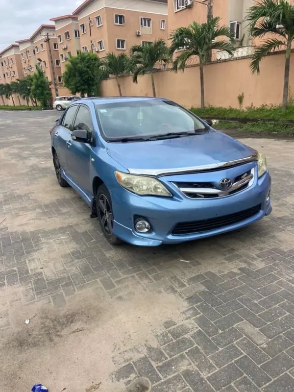 Thumbnail 4 of 2010 Toyota Corolla SE