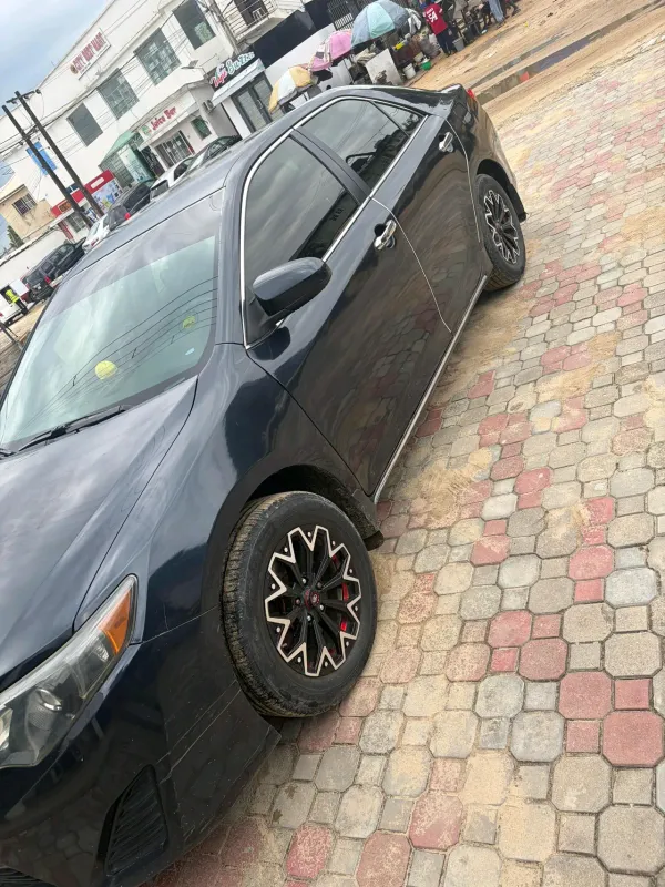 Thumbnail 2 of 2013 TOYOTA Camry
