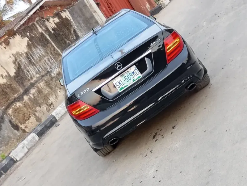 Thumbnail 6 of 2009 MERCEDES-BENZ C-Class SE