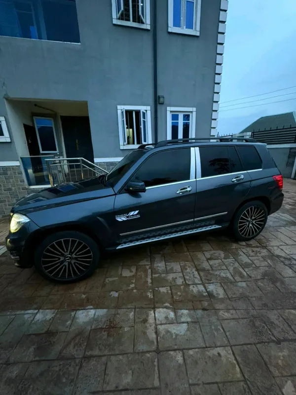 Thumbnail 4 of 2011 Mercedes-Benz GLK-Class