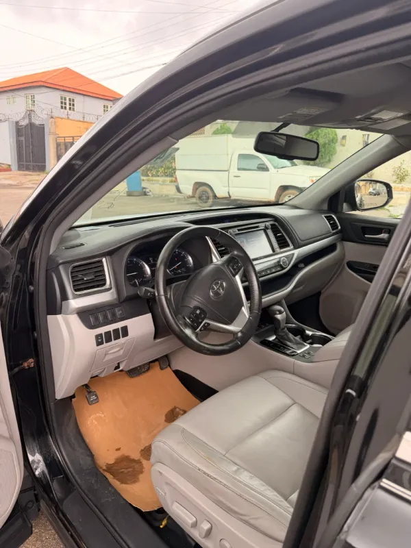 Thumbnail 6 of 2014 Toyota Highlander XLE
