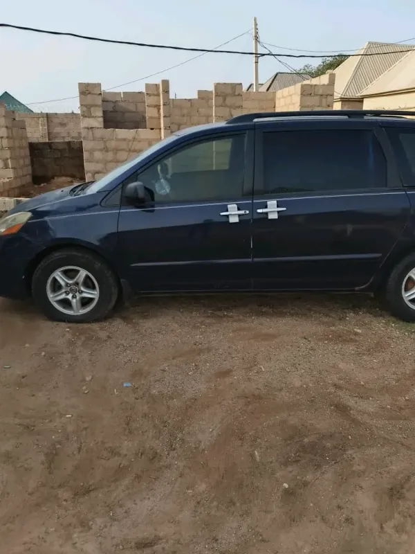 Thumbnail 4 of 2006 Toyota Sienna XLE