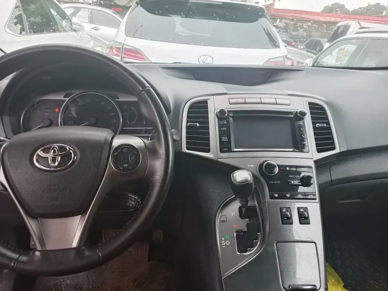 Thumbnail 7 of 2015 Toyota Venza XLE