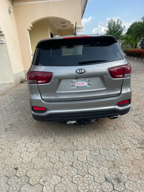 Thumbnail 6 of 2019 Kia Sorento LX