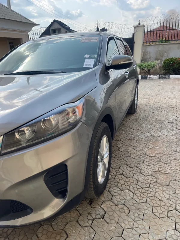 Thumbnail 3 of 2019 Kia Sorento LX