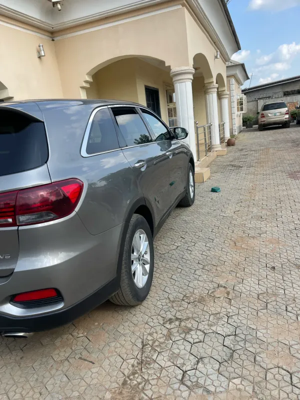 Thumbnail 5 of 2019 Kia Sorento LX