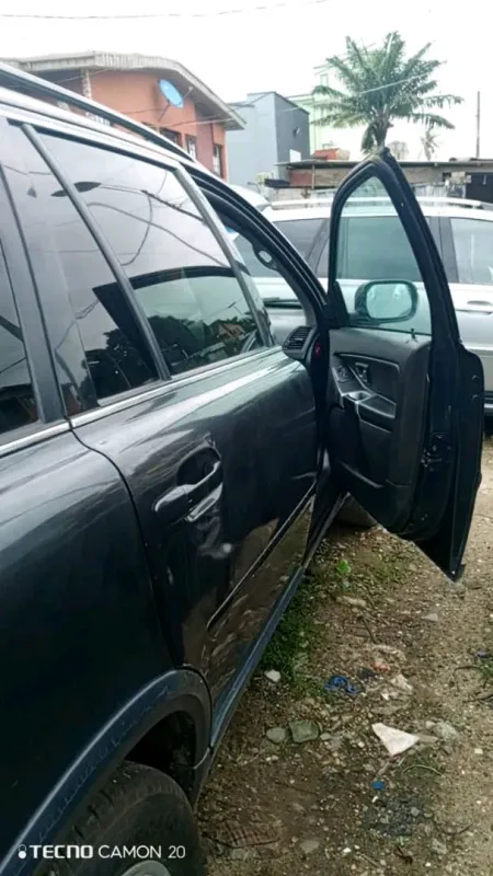 Thumbnail 2 of 2005 Volvo XC90