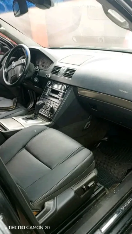 Thumbnail 3 of 2005 Volvo XC90