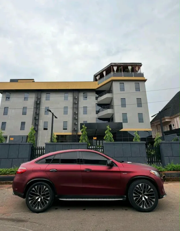 Thumbnail 3 of 2017 Mercedes-Benz GLE-Class
