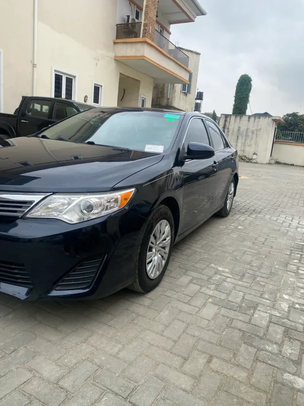 Thumbnail 2 of 2013 Toyota Camry
