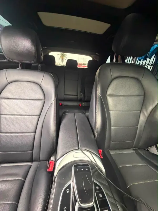 Thumbnail 2 of 2018 Mercedes-Benz GLC-Class