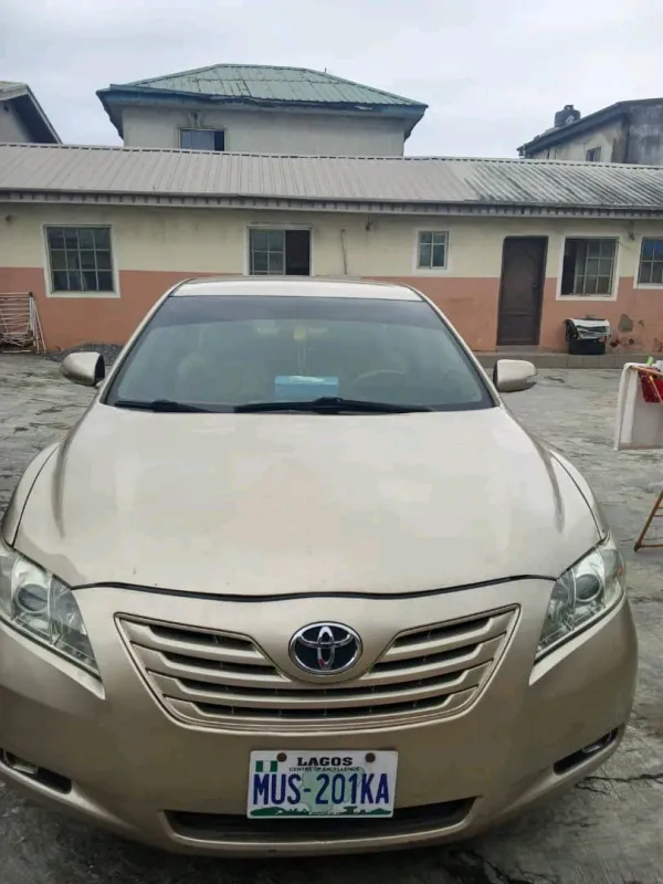 Main image of 2008 TOYOTA Camry XLE